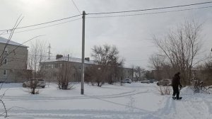 Чищу снежок