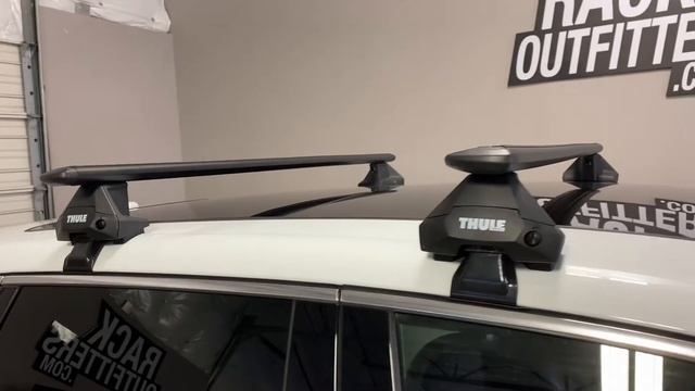 2011-2018 Porsche Cayenne with Thule EVO Clamp WingBar EVO Roof Rack