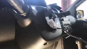Снять подушку безопасности водителя, снять руль, заменить шлейф SRS, airbag на Nissan Pathfinder.