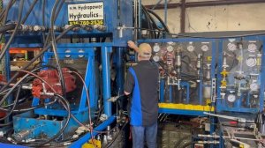 Kobelco SK220, K3v112DT Pump Test