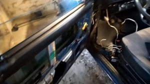 Установка центрального замка. Багажник с кнопки .