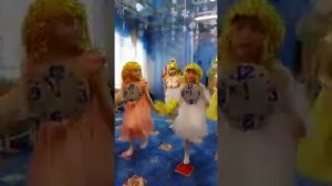 новогодний танец Стрелочки подготовительная группа