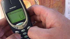 Обзор игры Змейка на Nokia 3310