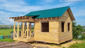 Одноэтажный деревянный дом 4 на 6+шикарная терраса 3 на 6. Строительная компания Центр Домостроения.