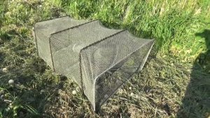 Рыболовная мережа используется на порогах для отлова рыбы. Мережа рыболовная.