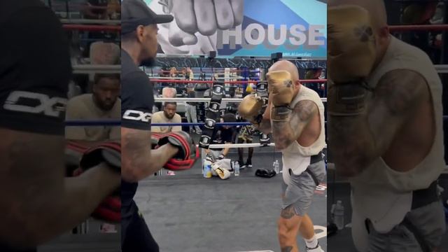 On the Pads with Malik Scott (Deontay Wilder‘s Coach)