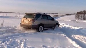 Lexus RX 300 Off Road in snow
