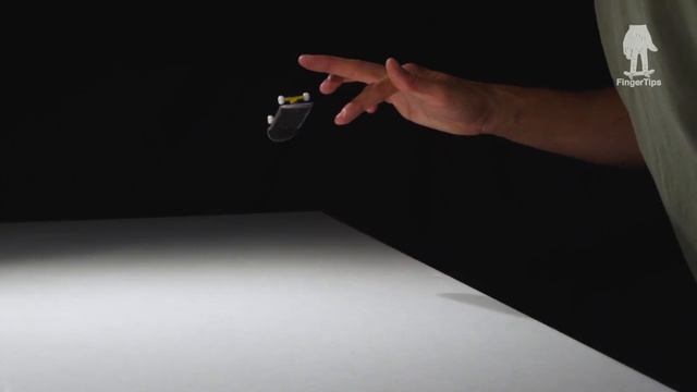 Фингерборд. Как делать кикфлип / How to make kickflip смотреть онлайн