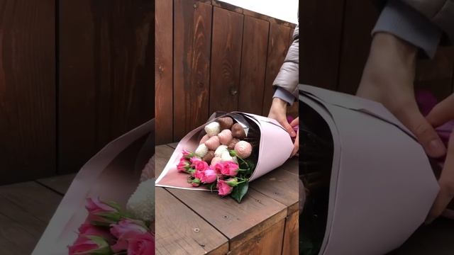 Букет цветов? или Букет клубники в шоколаде? Зачем выбирать, если вместе это идеальный подарок???