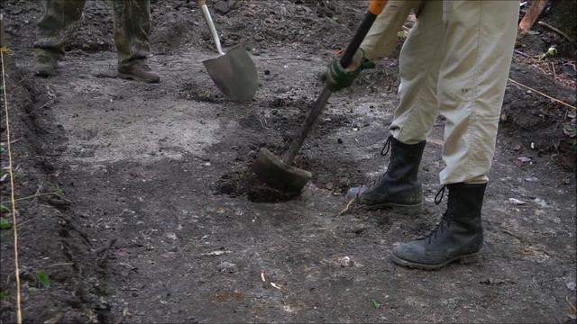 Раскопки в Озёрах. Поисковый отряд "Истокъ"