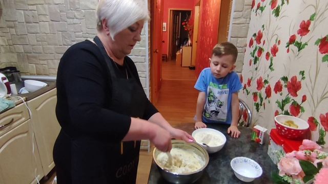 Очень яркие и вкусные куличи??? смотреть онлайн