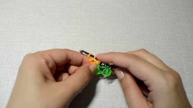 БАБОЧКИ из резинок только крючок. Фигурки из резинок Rainbow Loom.  Hook only butterfly.