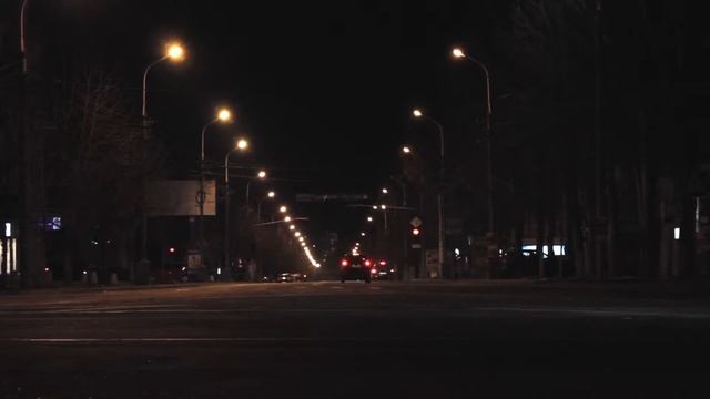 Canon EOS 600D kit 18-55mm Night City смотреть онлайн