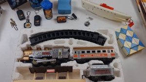 Паровоз из детства. Игрушечная железная дорога, которая была у многих в начале 2000х.