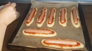 Необычный вариант сосиски в тесте / Рецепт в духовке из дрожжевого теста