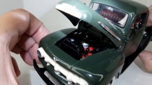 1951 Ford F1 Pickup 1/24