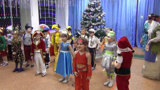 Новогодний утренник в детском саду. Детский сад Белочка. Группа Ромашка. Лесосибирск 29 декабря 201