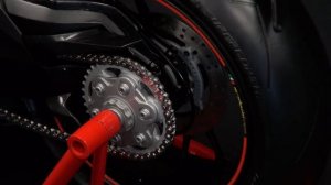 Pocher - HK107 Ducati Panigale S  -  Установка приводной цепи