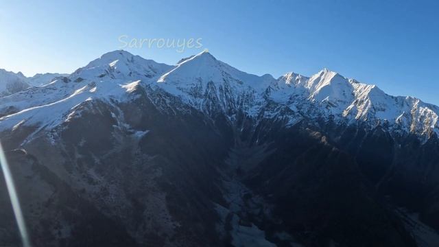 SUBLIME - Atterrissage à Peyressourde en hiver en Cessna et vue sur quelques sommets pyrénéens смотреть онлайн