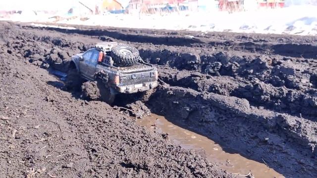 Чишминский замес (месим грязь в Чишмах на Traxxas TRX4 Defender Ford F150 Body) смотреть онлайн