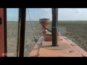 ДТ 175. Вид из кабины. Приборы. Работа на боронование.
