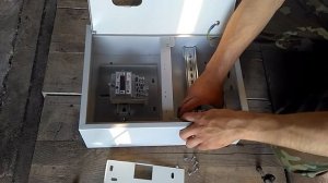 Установка однофазного электросчетчика на даче своими руками - соединение автоматов в щитке