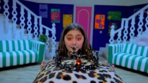 Флорида опубликовала видео 18 Леди Дианы и ее нового канала, пока она снимала себя