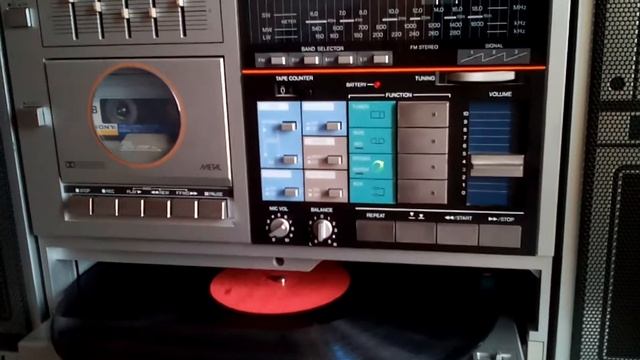 Sanyo C-20 переносная магнитола для супер бруталов смотреть онлайн