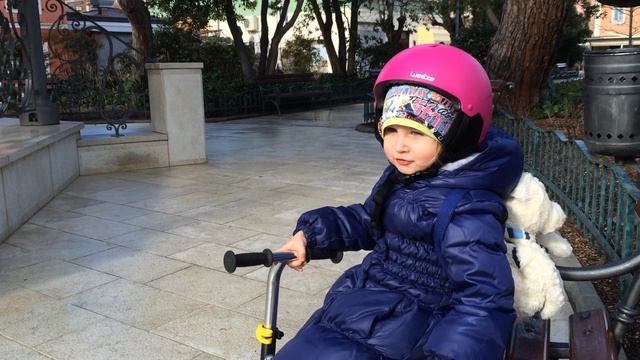 Читаем стихи. Лес густой смотреть онлайн