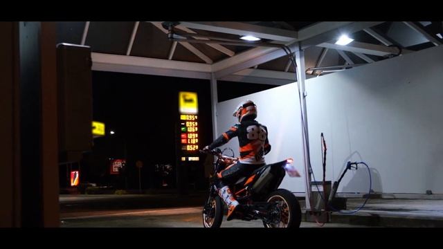 ?BLACK KTM SMC-R 690 Bikeporn // Nightride // Day To Night смотреть онлайн