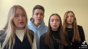 Она плавает Формалине .Кавер . Тик Ток.