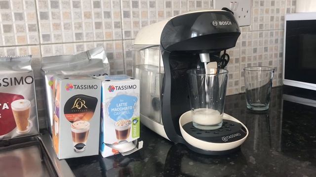 РОЗПАКУВАННЯ ТА ТЕСТУВАННЯ КАВО МАШИНИ BOSCH TASSIMO HAPPY смотреть онлайн