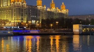 Прогулка по набережной Москвы-реки и Новому Арбату