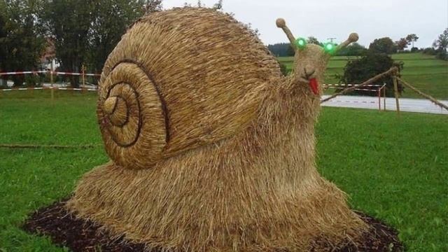 УДИВИТЕЛЬНЫЕ СКУЛЬПТУРЫ ИЗ СЕНА И СОЛОМЫ. Мир креатива и вдохновения смотреть онлайн