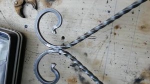 Холодная ковка- узор с подковой. Cold forging - horseshoe pattern.