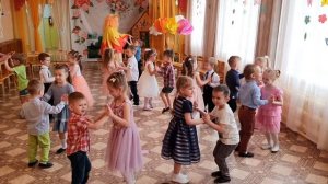Танцы в детском саду?Утренник посвящённый 8 марта?Детки конфетки?