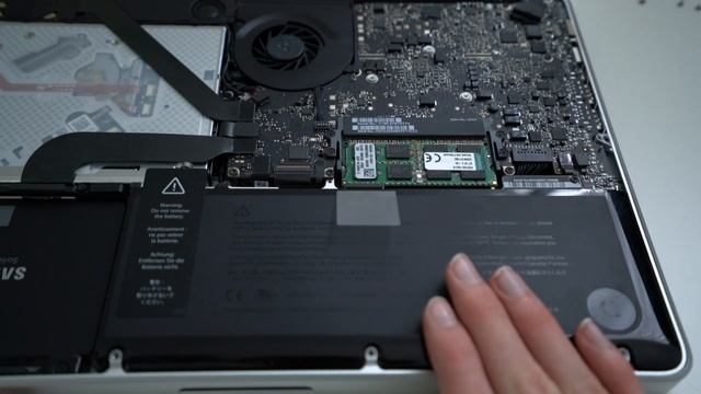 MacBook Pro mid 2012 Festplatte RAM und Akku tauschen 4K
