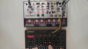 Roland T8 Sync Korg Volca Modular