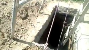 01.05.2021г. Как копать яму для септика в одиночку, приспособы и типа лебедка веревка.