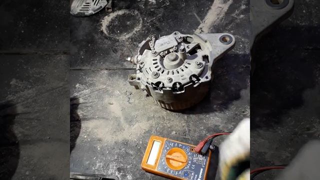 Как сделать диагностику генератора с автомобиля Хино. Щеток нет. смотреть онлайн