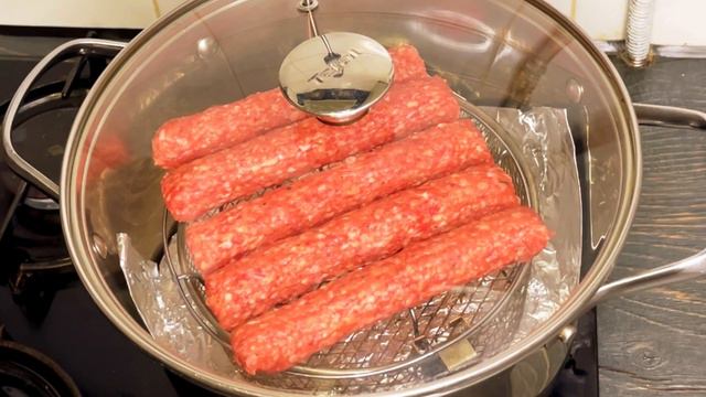 🔥👍Как быстро и легко закоптить колбаски в кастрюле всего за 15 минут