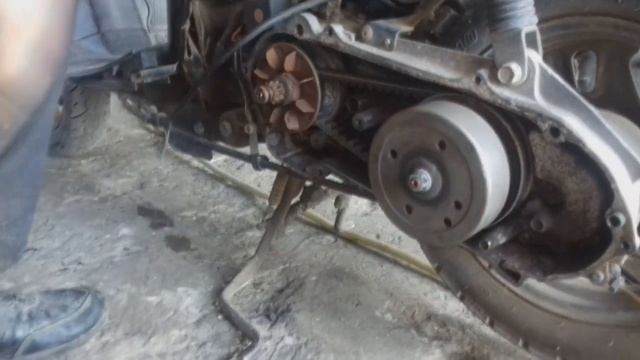 Скутер SUZUKI SEPIA РЕМОНТ/ Вариатор Скутера