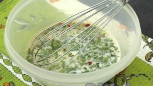 Омлет с творогом на сковороде