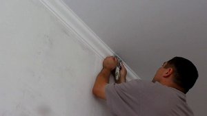 Потолочный ПЛИНТУС к натяжному потолку