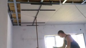 Самодельный подъёмник для гипсокартона ч 2 в действии