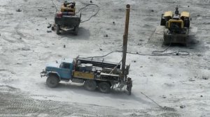Буровая установка ЗИЛ-131 и КАМАЗ, бурение гранита