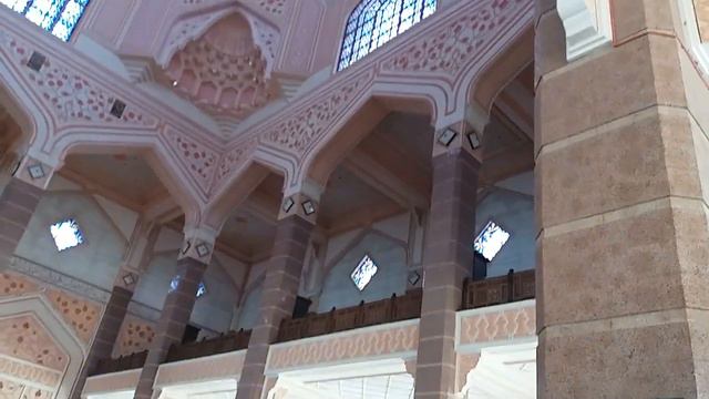 Beautiful Inside views of Putrajaya mosque смотреть онлайн