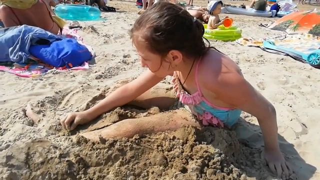 В Анапе на пляже. смотреть онлайн