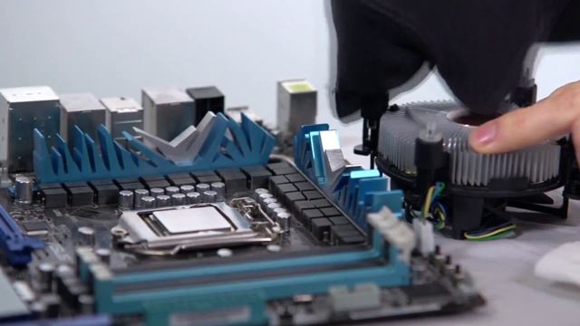 Как заменить термопасту смотреть онлайн