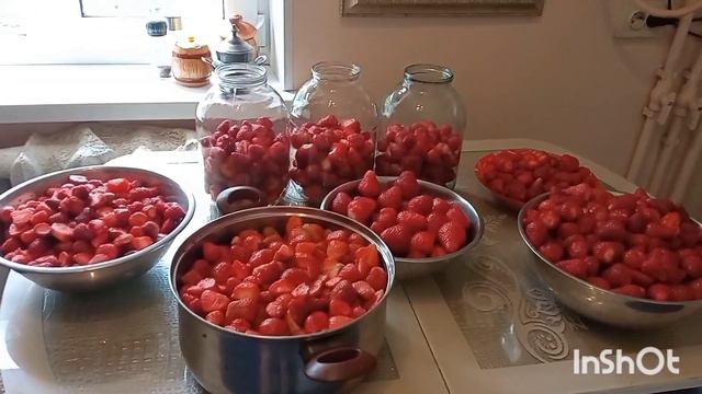 Из Сибири на юг/День с клубникой/Заморозила,сварила компот и джем/Разговоры о клубнике по душам/